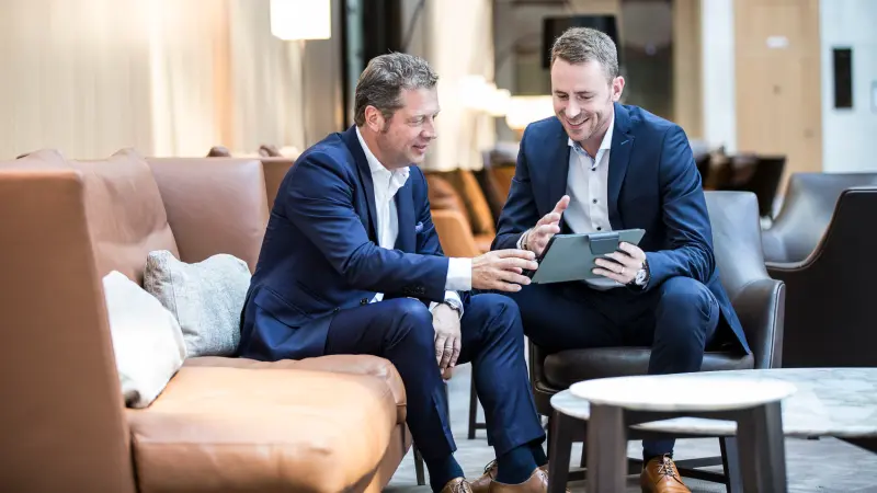 Tim Kosok advises companies across a wide range of industries, devising convincing building solutions that are precisely tailored to their needs.